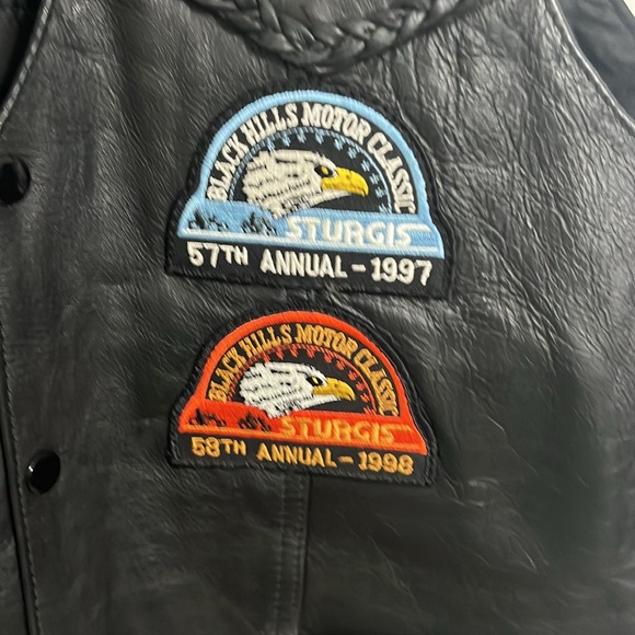 Vintage Unik leather vest with patches and two front pockets - Picture 3 of 6